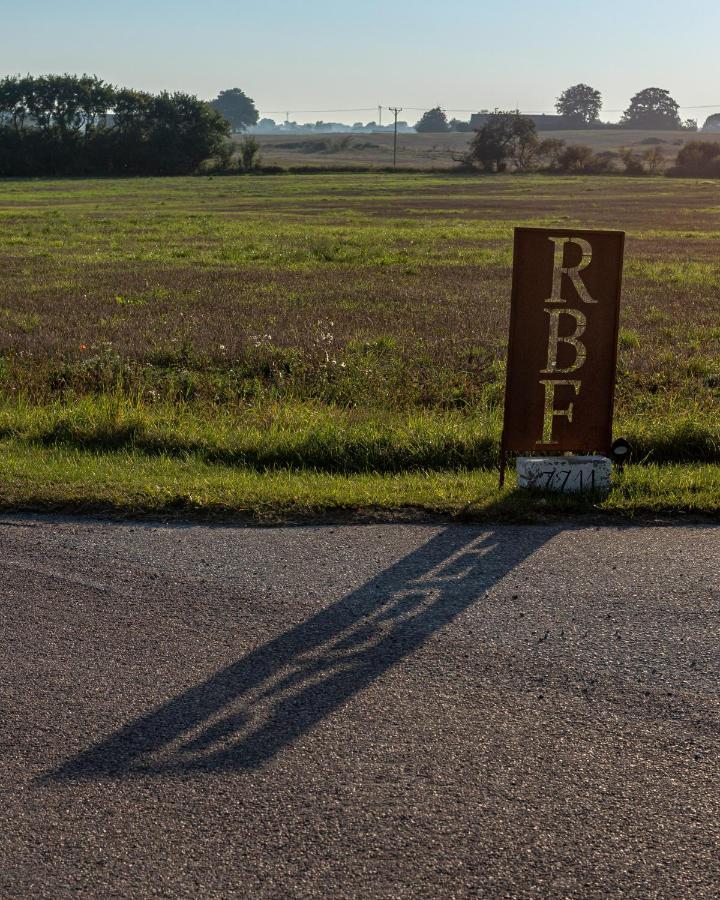 Red Bird Farm Bed & Breakfast Ystad Luaran gambar