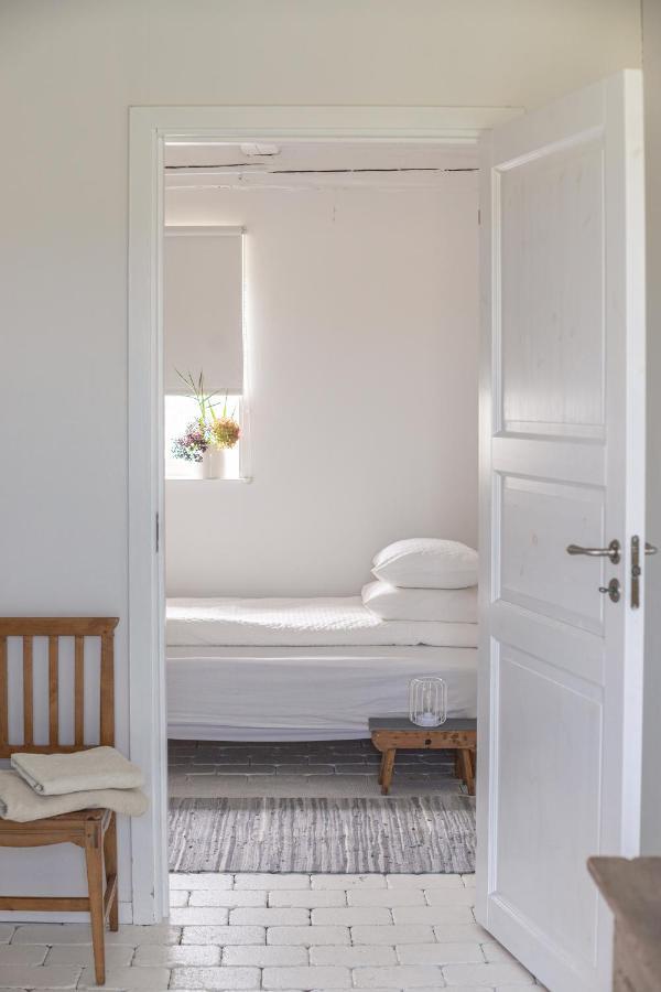 Red Bird Farm Bed & Breakfast Ystad Luaran gambar