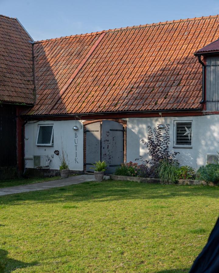 Red Bird Farm Bed & Breakfast Ystad Luaran gambar