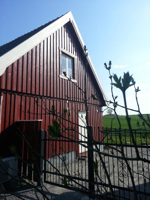 Red Bird Farm Bed & Breakfast Ystad Luaran gambar