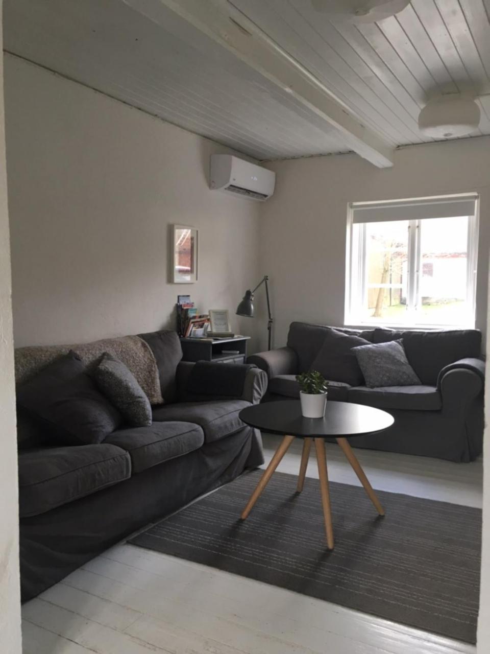 Red Bird Farm Bed & Breakfast Ystad Luaran gambar