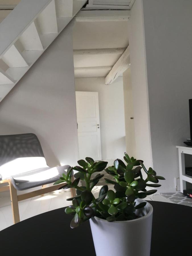 Red Bird Farm Bed & Breakfast Ystad Luaran gambar