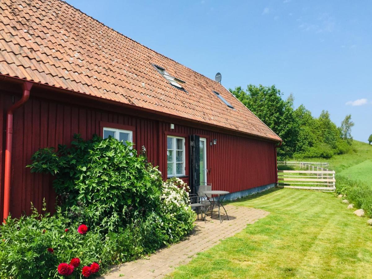 Red Bird Farm Bed & Breakfast Ystad Luaran gambar